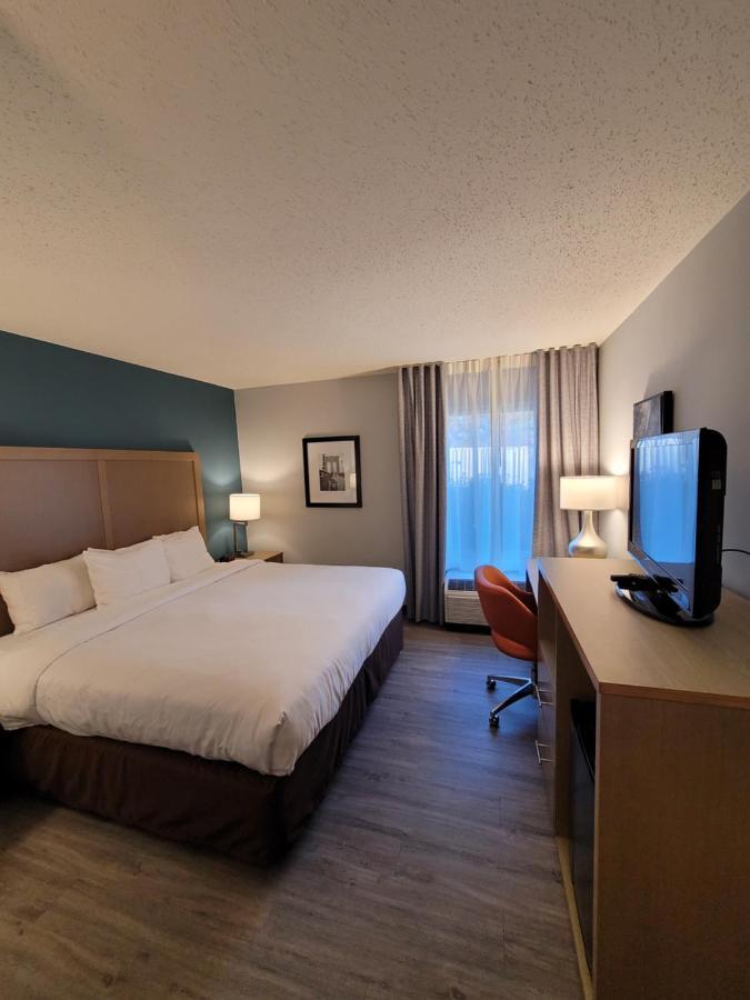 Comfort & West Hotel 2*