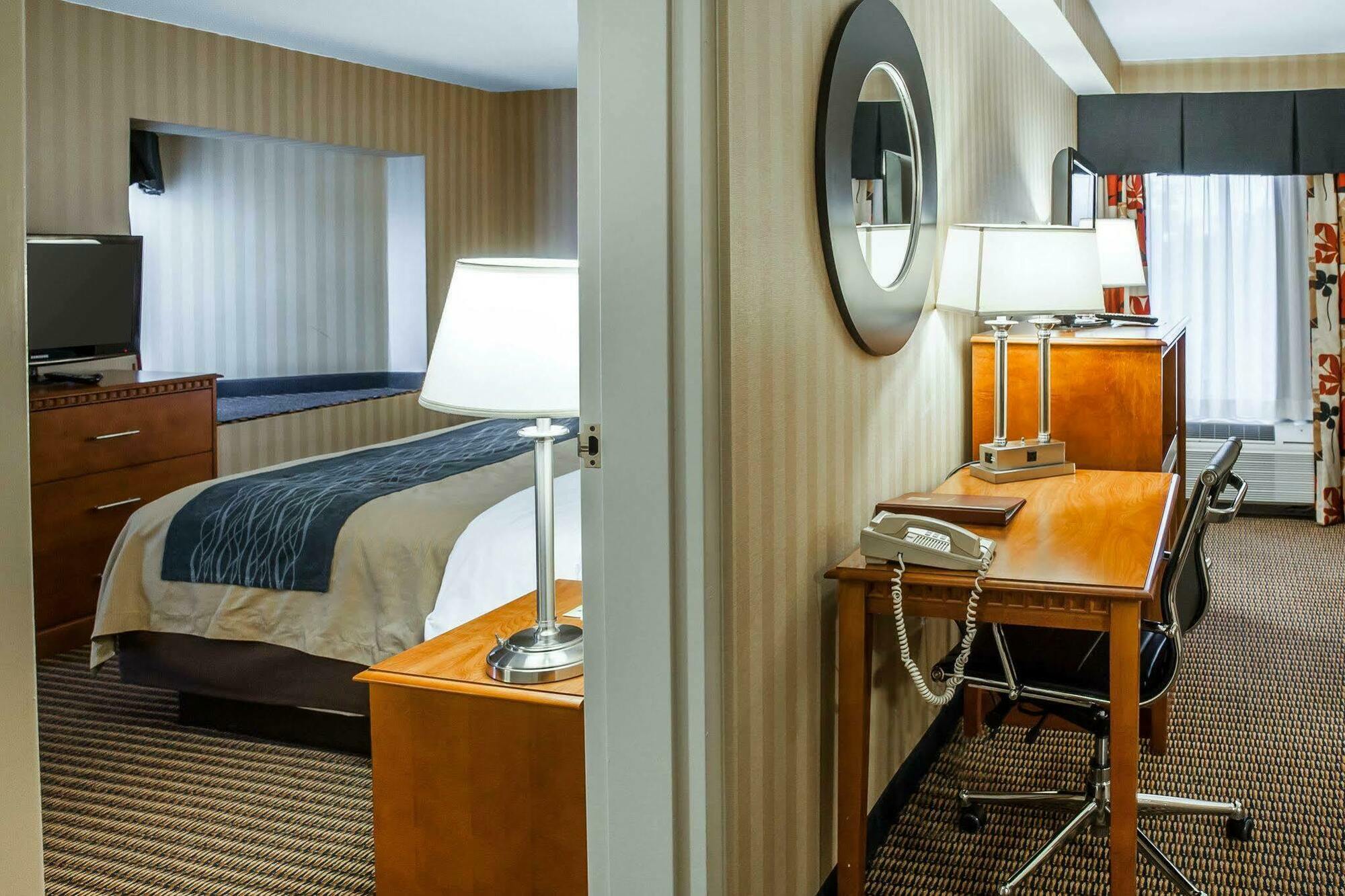 Comfort & West Hotel 2*